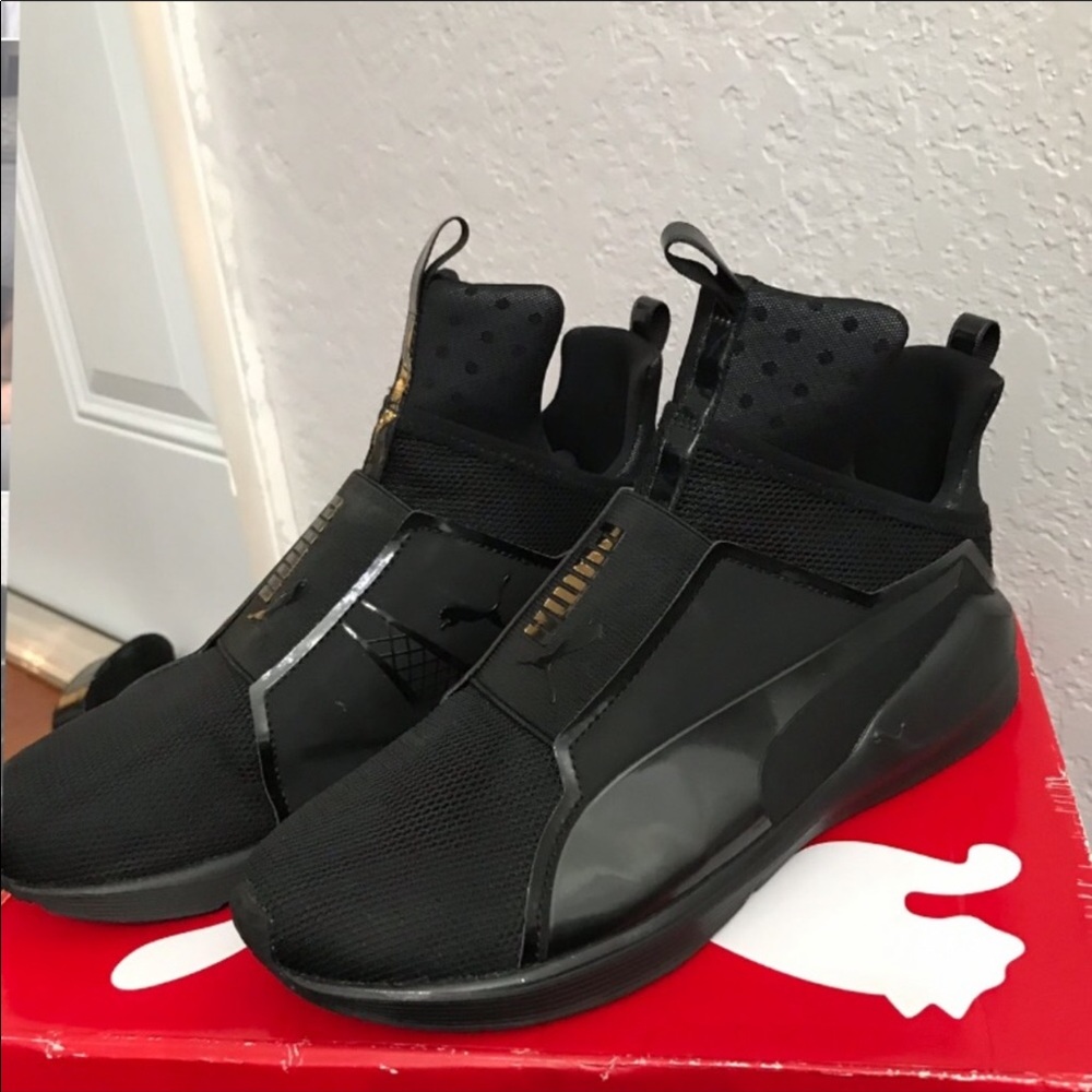 Puma sneakers worn once